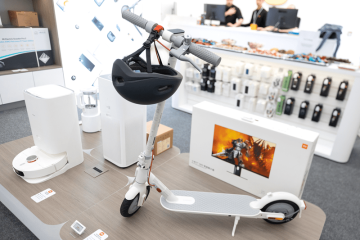 Xiaomi의 CEO가 YalaTech Digital Price Labels와 함께 트윗을 게시했습니다.